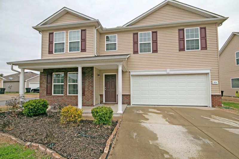 924 Creek Oak Dr, Murfreesboro, TN 37128