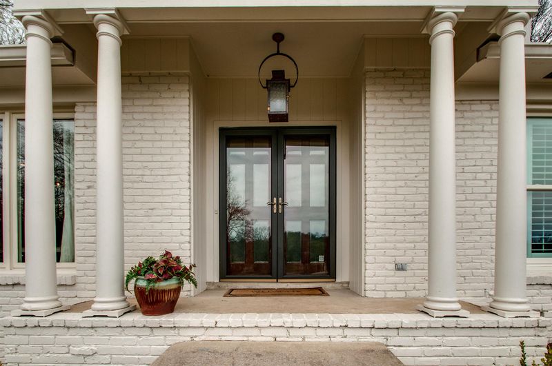 4645 Tara Dr, Nashville, TN 37215