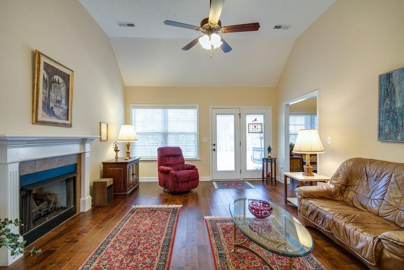 121 Riddick Ct, Murfreesboro, TN 37127