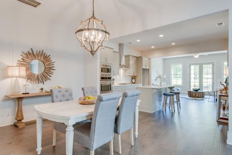 5921B Robertson, Nashville, TN 37209