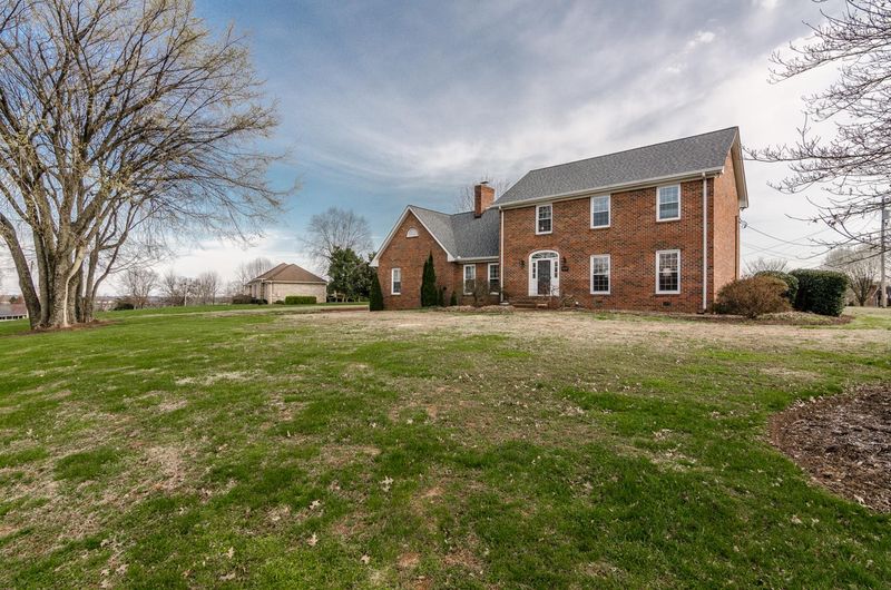 100 Anglepointe, Hendersonville, TN 37075