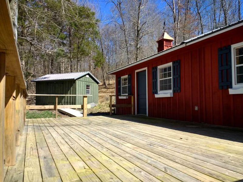 1355 Stoney Point Rd, Vanleer, TN 37181