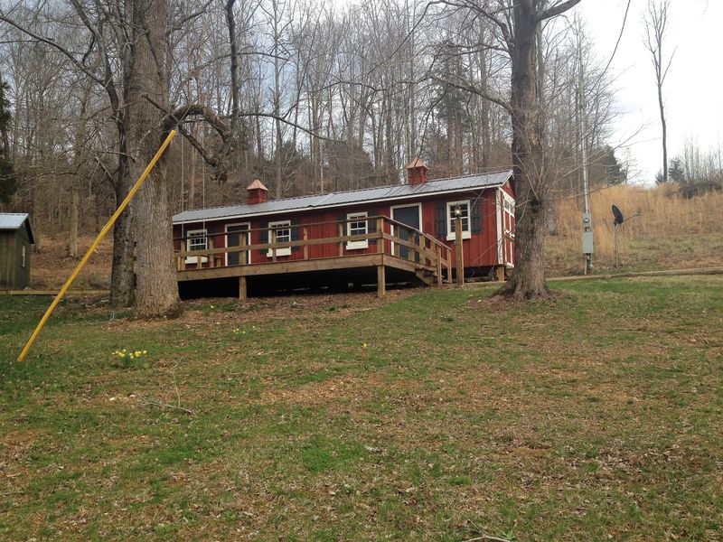 1355 Stoney Point Rd, Vanleer, TN 37181
