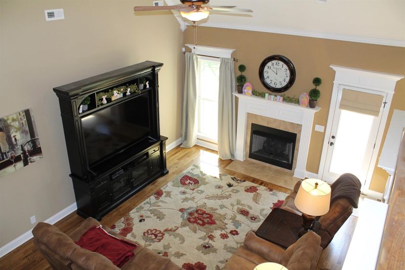 3221 Shady Forest Dr, Murfreesboro, TN 37128