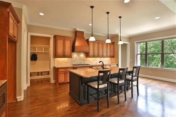 1121 Mccrory Cir, Gallatin, TN 37066