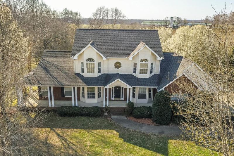 1029 Ridglea Dr, Burns, TN 37029