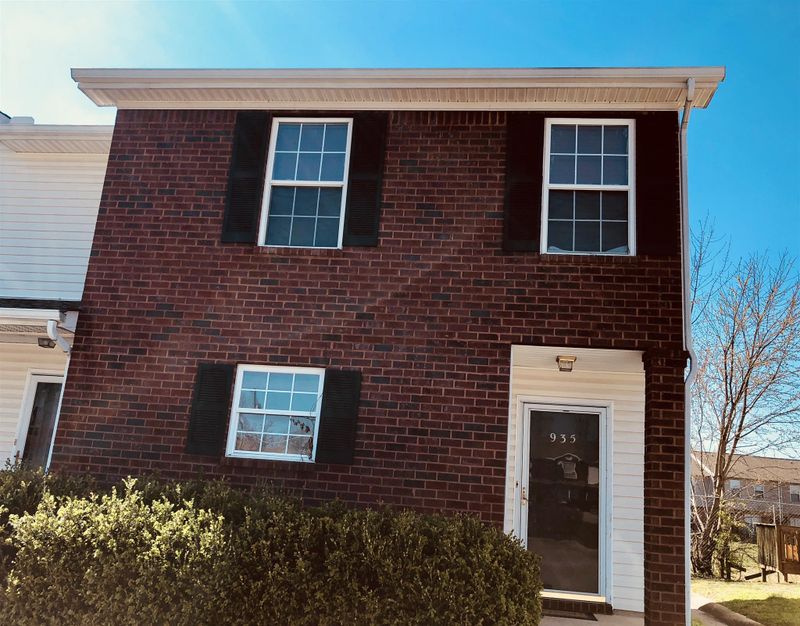 935 Patty Cv, La Vergne, TN 37086