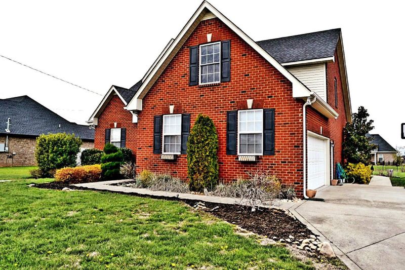 2001 Mural Ln, Murfreesboro, TN 37127