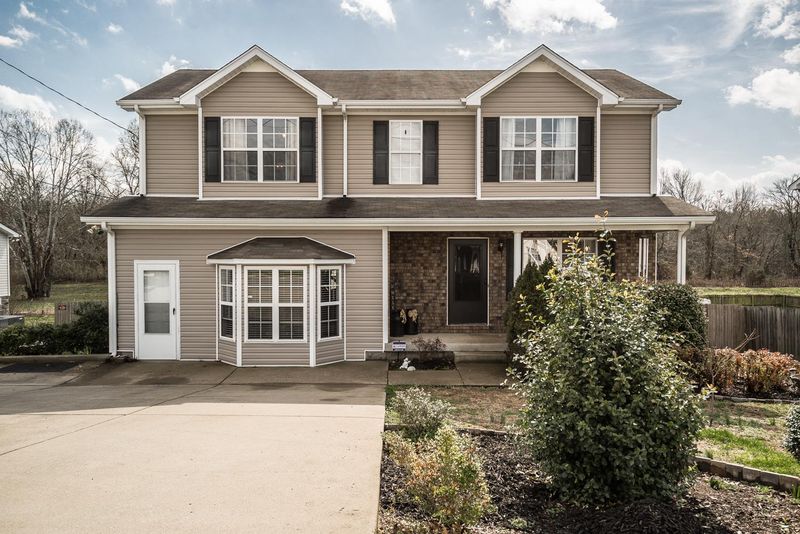 214 Breeze Dr, Murfreesboro, TN 37129