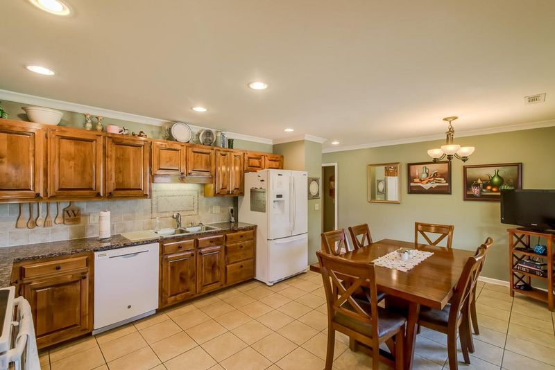 2410 Sulphur Springs Rd, Murfreesboro, TN 37129