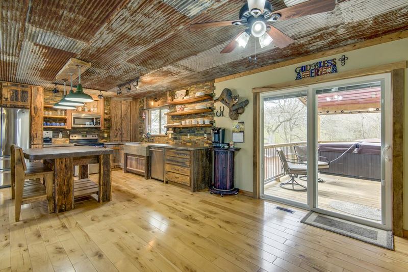 545 Haley Branch Rd, Burns, TN 37029