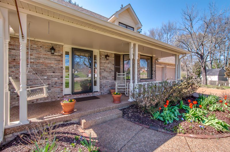 215 Valleyview Dr, Franklin, TN 37064