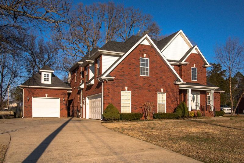 323 Andy Johns Dr, Smyrna, TN 37167