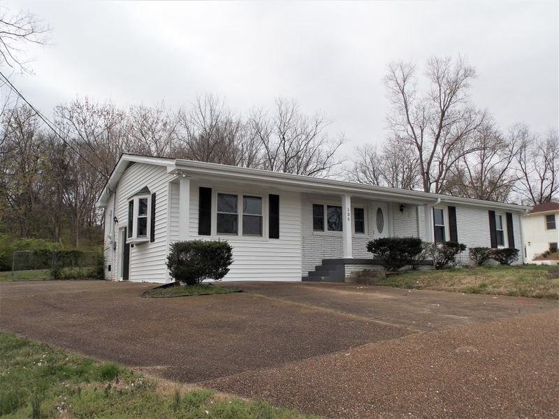 105 Hillview Dr, Mount Juliet, TN 37122