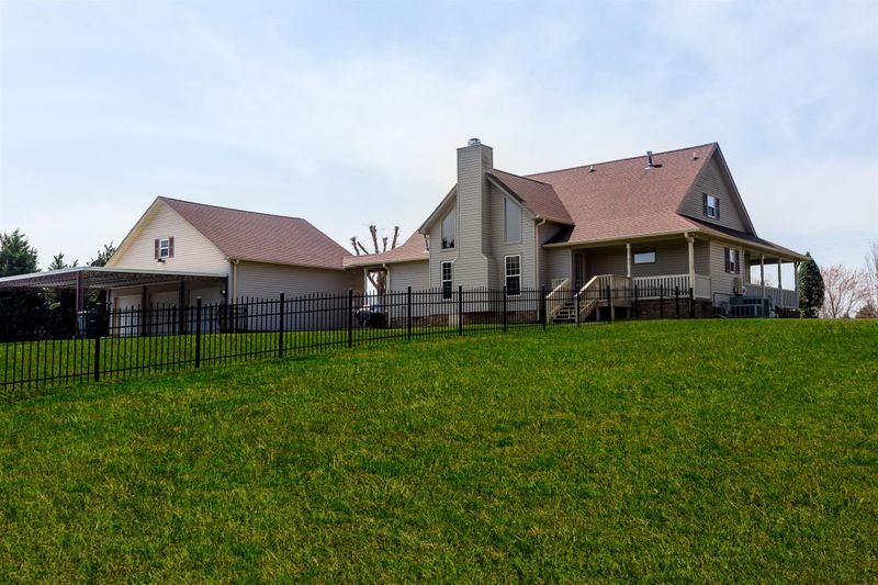 2367 Tom Austin Hwy, Greenbrier, TN 37073