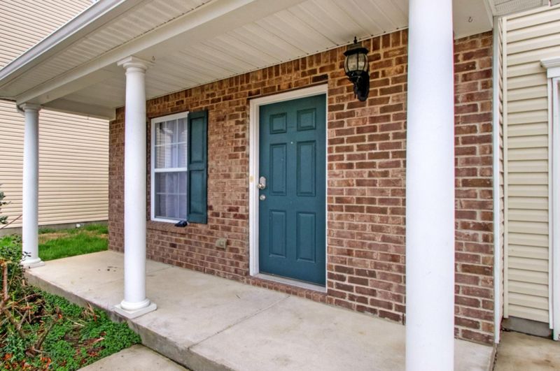 2889 Creekbend Dr, Nashville, TN 37207