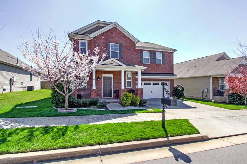 1677 Stonewater Dr, Hermitage, TN 37076