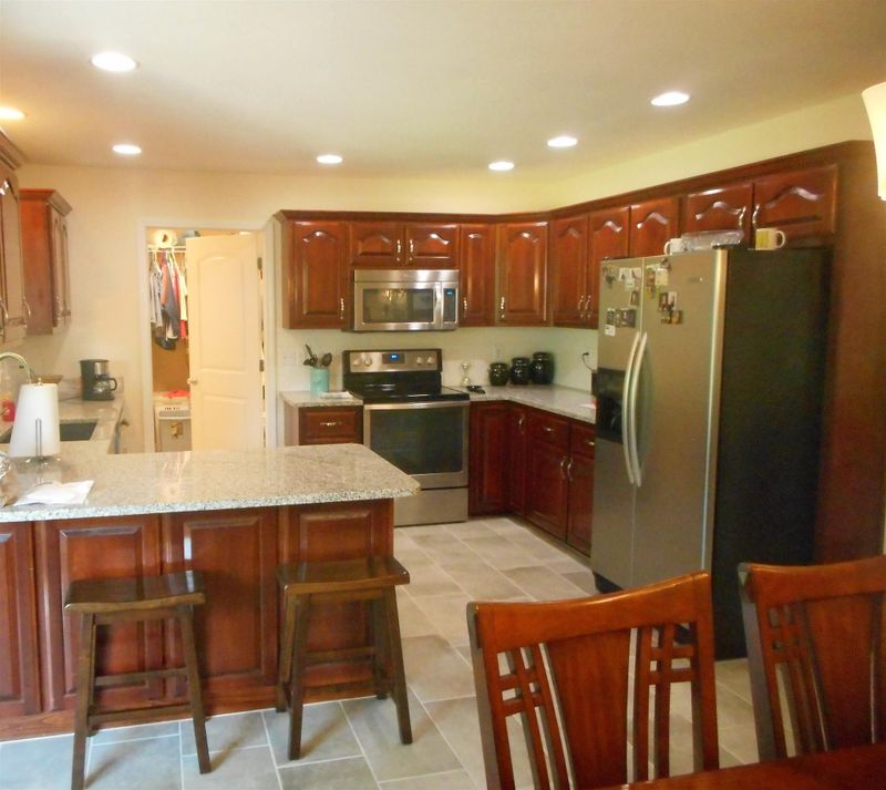 4202 Roy Cole Rd, Springfield, TN 37172