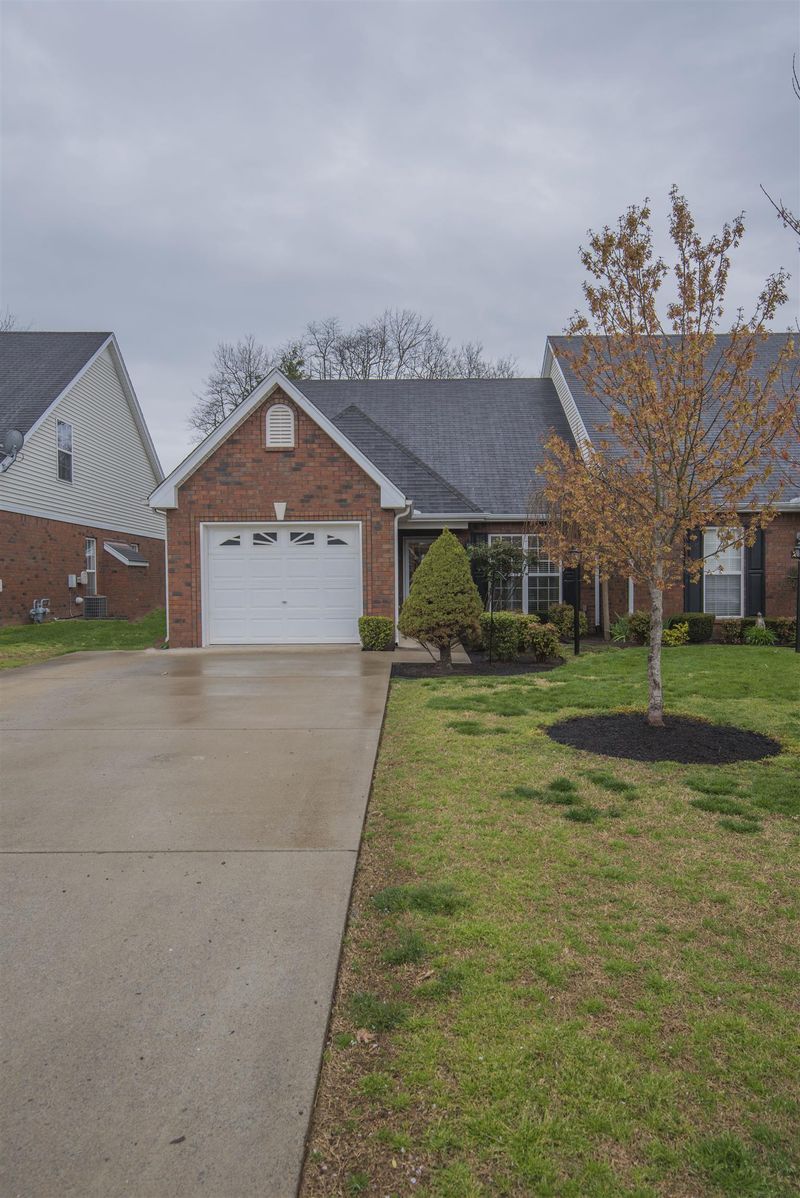 2819 Stonehedge Dr, Murfreesboro, TN 37128