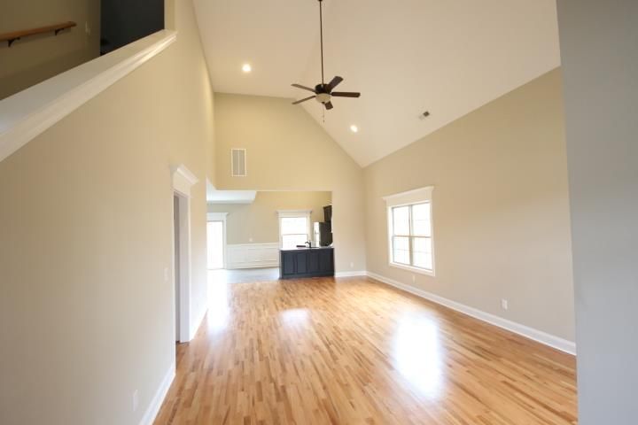 2940 Lightning Bug Dr, Murfreesboro, TN 37129