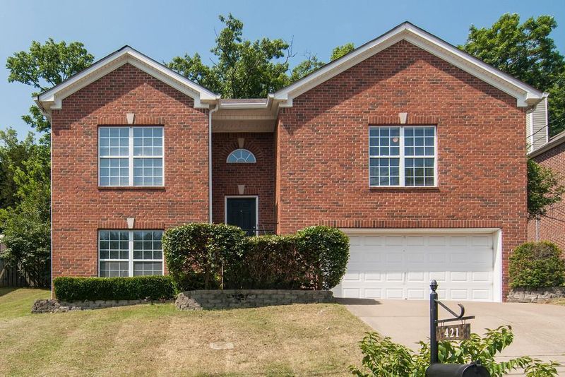 421 Cedar Forest Dr, Nashville, TN 37221