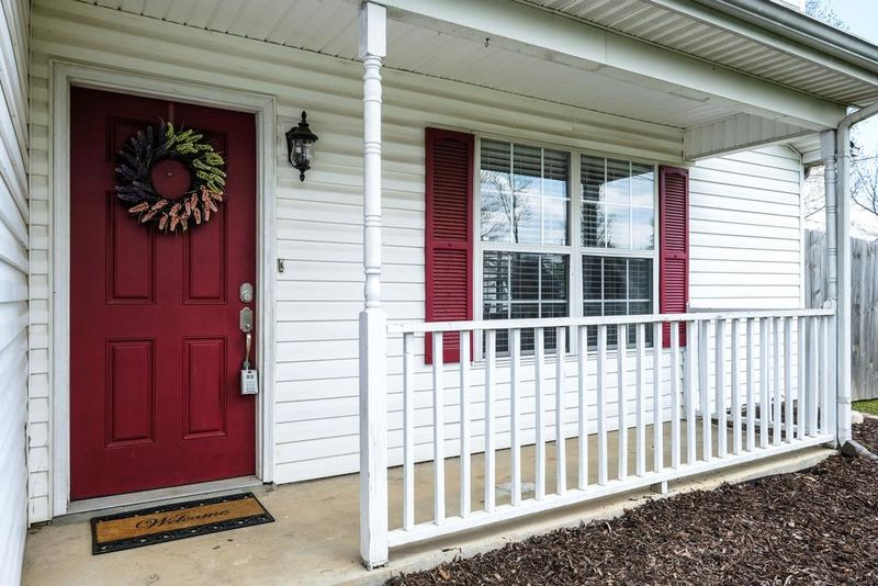 882 Lavergne Ln, La Vergne, TN 37086