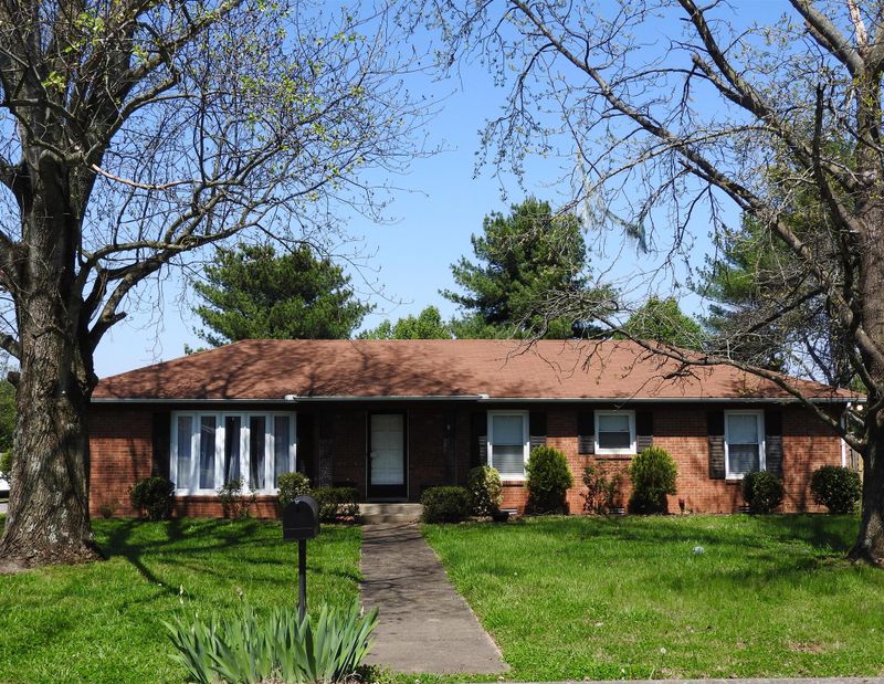1802 Magnolia Dr, Murfreesboro, TN 37128