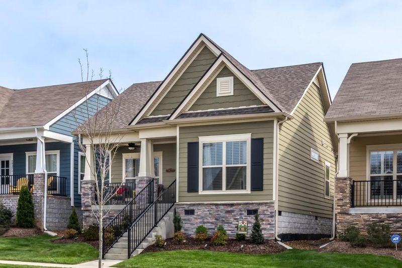2437B Duxbury Dr, Columbia, TN 38401