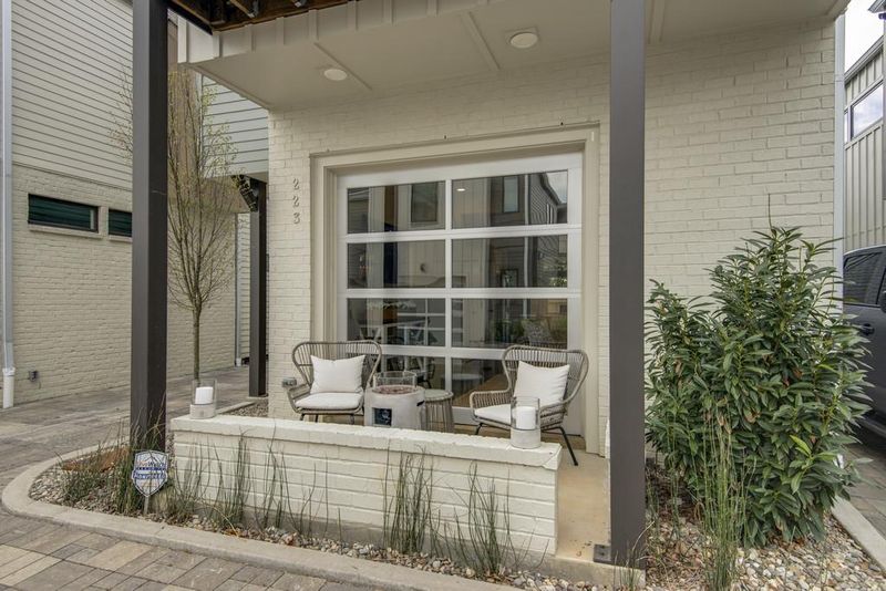 223 Gentry Ave, Nashville, TN 37206