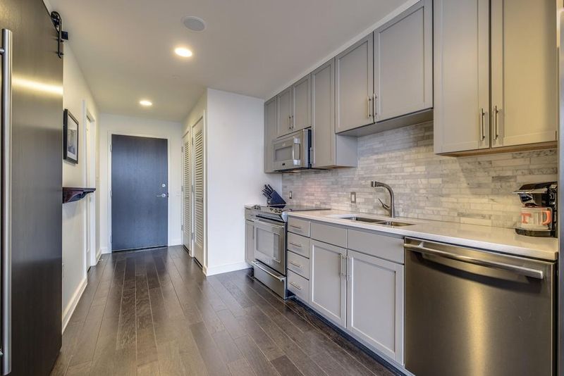 1212 Laurel St Apt 2012, Nashville, TN 37203