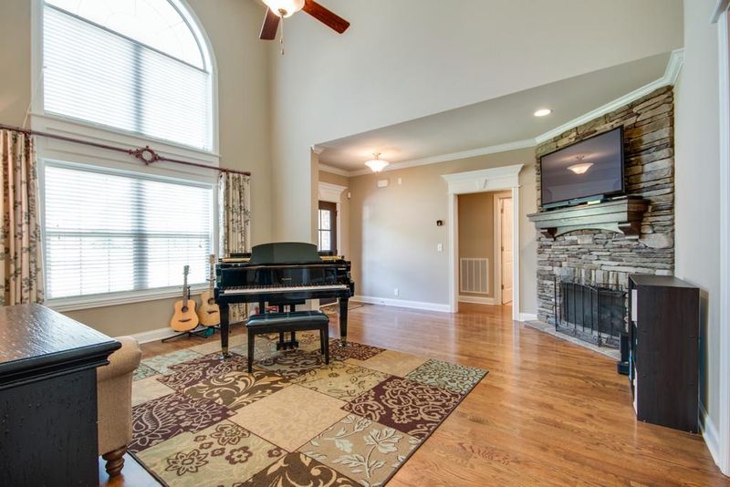 3739 Berryhill Dr, Murfreesboro, TN 37127