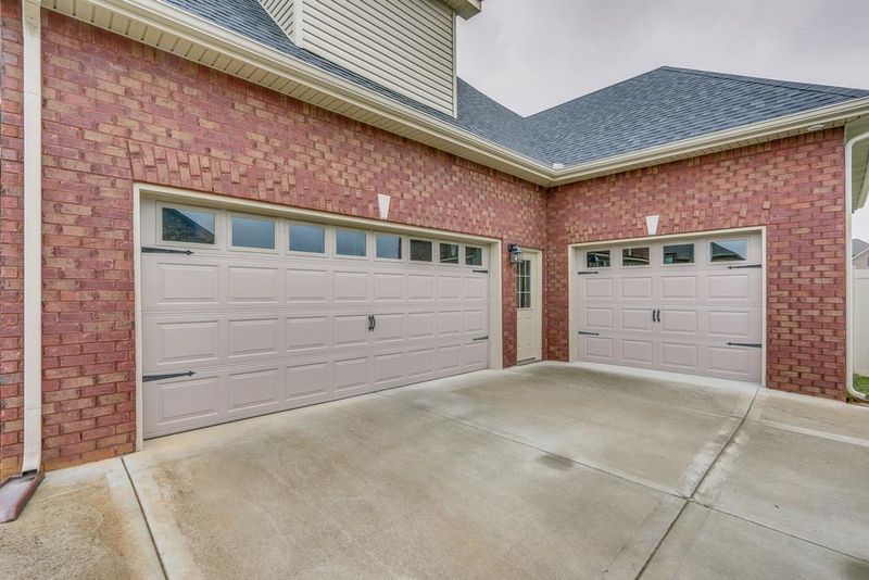2830 Craythorne Dr, Murfreesboro, TN 37129