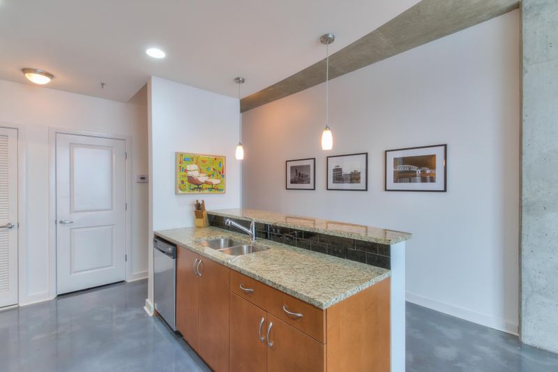 301 Demonbreun St Unit 806 #806, Nashville, TN 37201