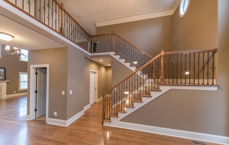 2042 Higgins Ln, Murfreesboro, TN 37130