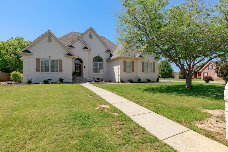 2443 Amber Glen Dr, Murfreesboro, TN 37128