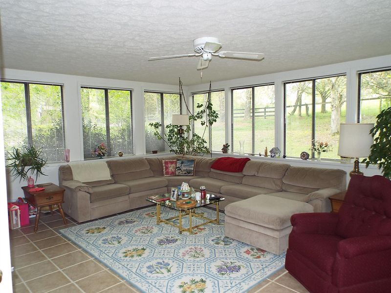 1406 Barrett Dr, Mount Juliet, TN 37122