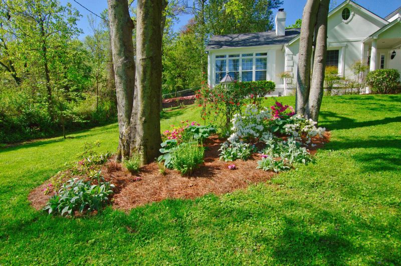 3016 Lakeshore Dr, Old Hickory, TN 37138