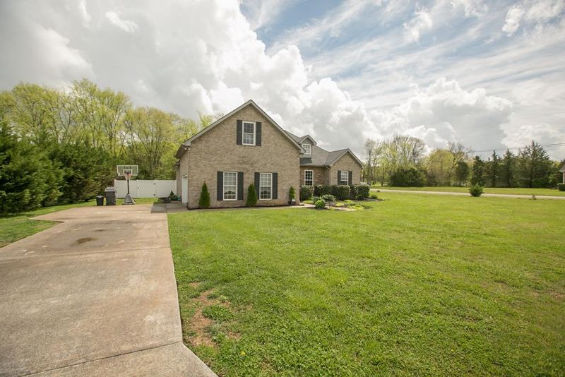 102 Viola Ct, Smyrna, TN 37167