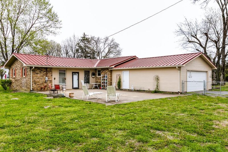 588 Weeks Rd, Murfreesboro, TN 37127