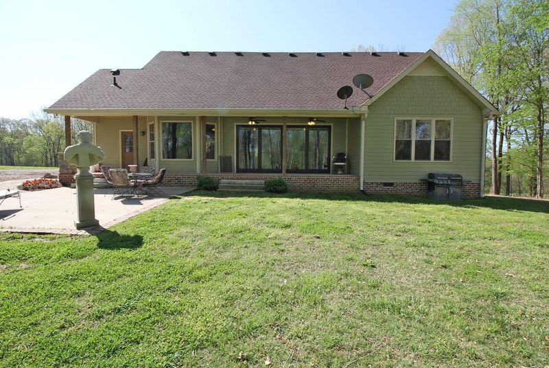 7652 Jones Rd, White House, TN 37188