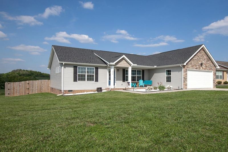1012 Mccormick Xing, Spring Hill, TN 37174