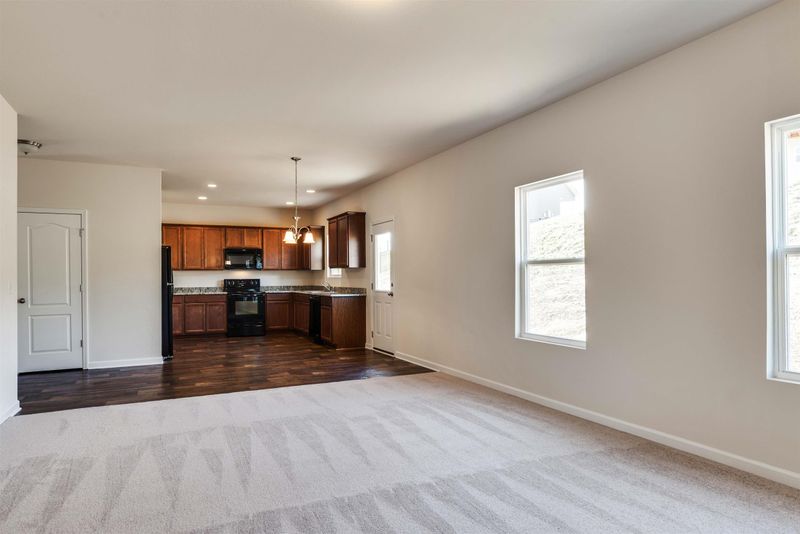 2241 Bee Hive Dr, Columbia, TN 38401