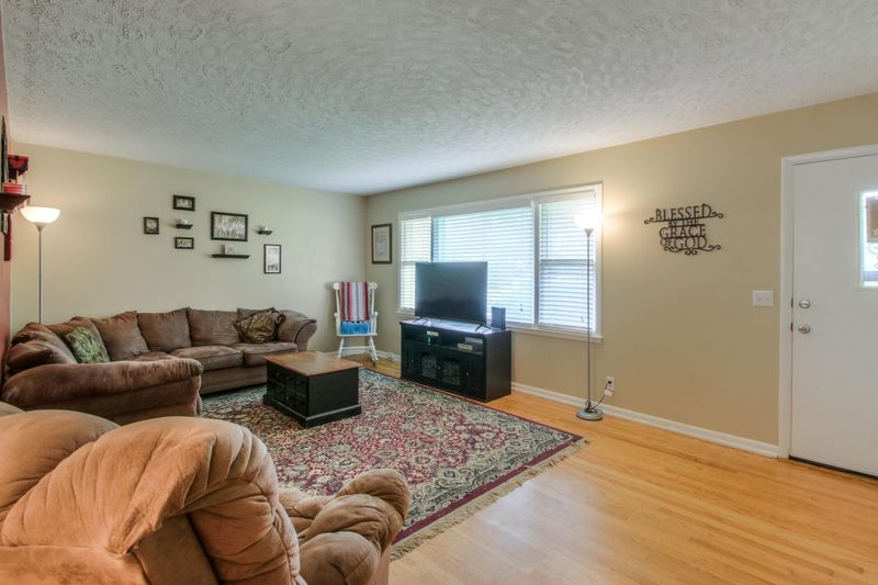 2014 Ransom Dr, Murfreesboro, TN 37130