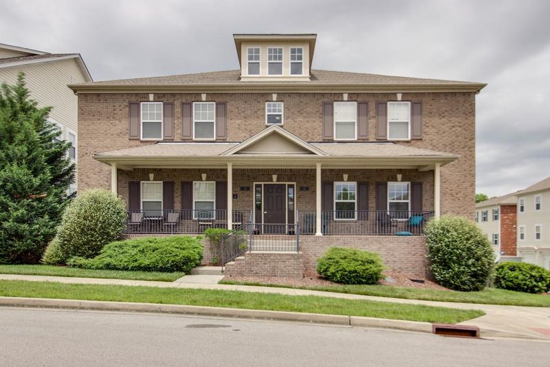 1114 Park Run Dr, Franklin, TN 37067