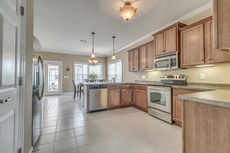 1522 Dewsbury Dr, Murfreesboro, TN 37128