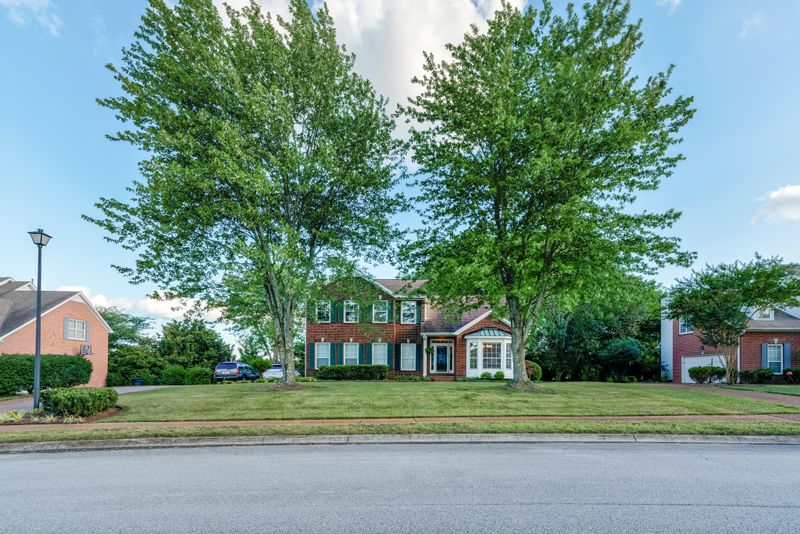 225 Dandridge Dr, Franklin, TN 37067