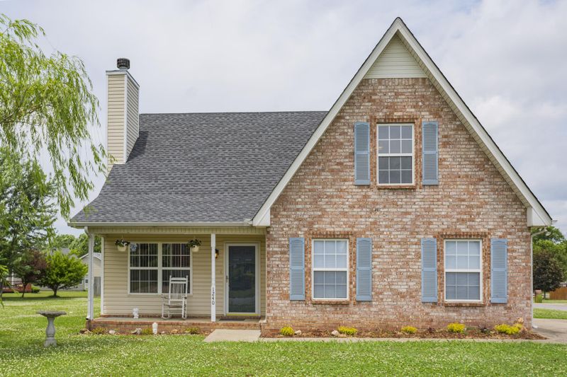 1240 Saint Andrews Dr, Murfreesboro, TN 37128