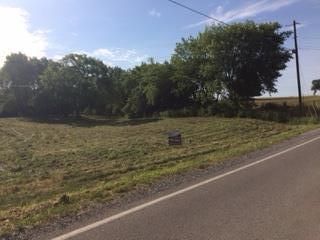 1004 Rock Springs Rd, Bethpage, TN 37022