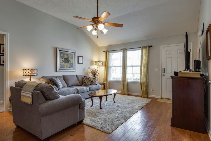 9049 Ristau Dr, Antioch, TN 37013