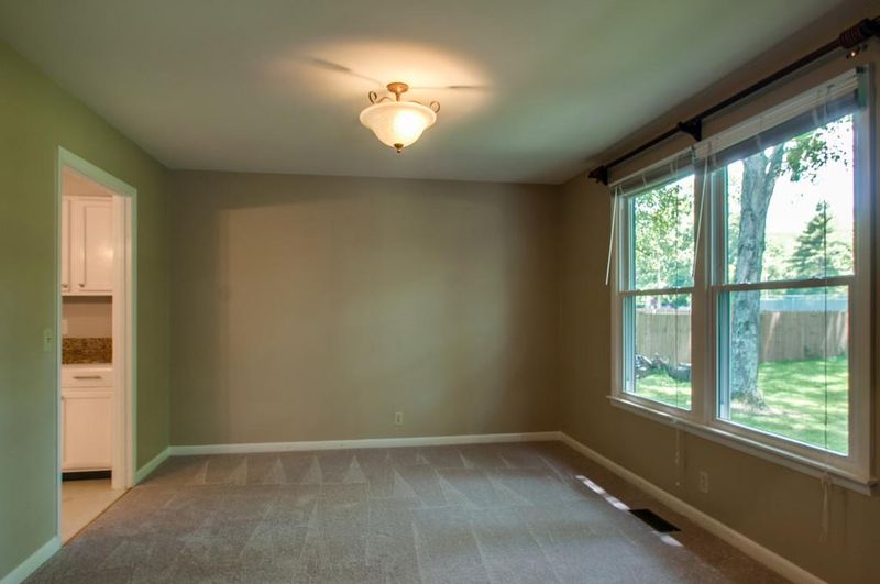6920 Stone Creek Rd, Nashville, TN 37221